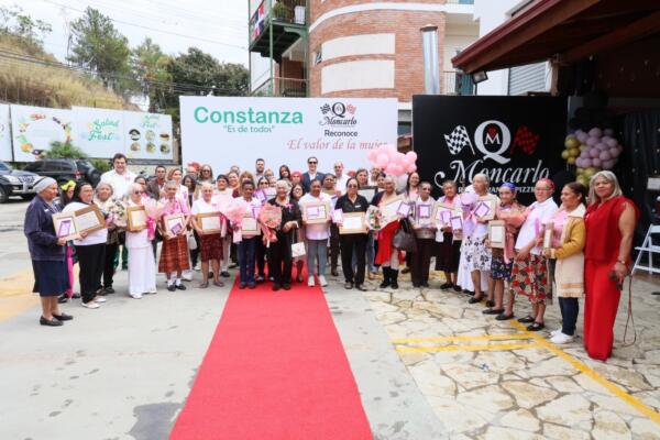 Constanza honra a sus madres: emotivo acto destaca el valor de la mujer