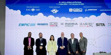 Héctor Porcella participa en reunión de la aviación civil en Antigua y Barbuda